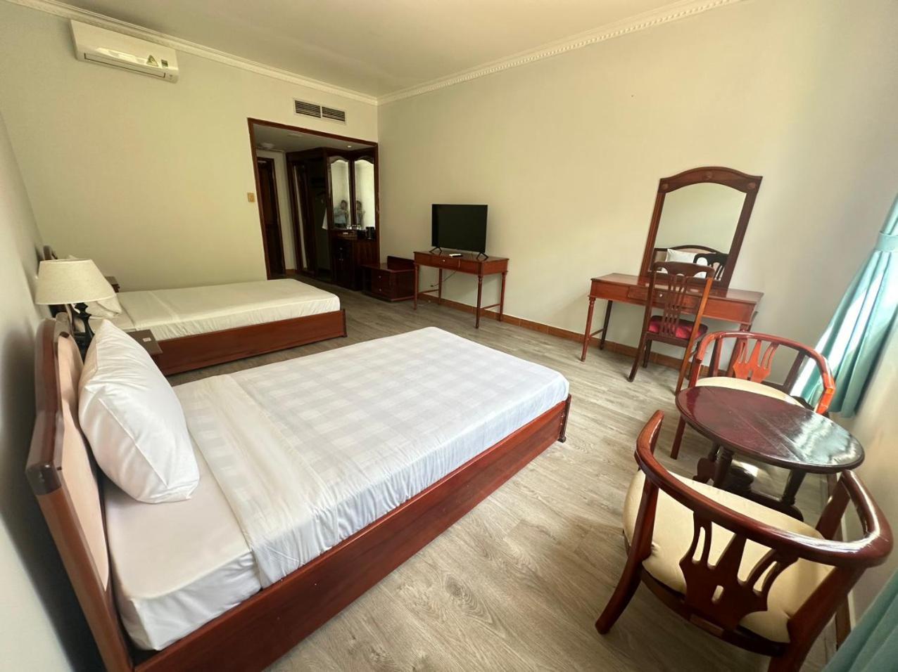 Ngoc Thu Hotel Soc Trang Bagian luar foto