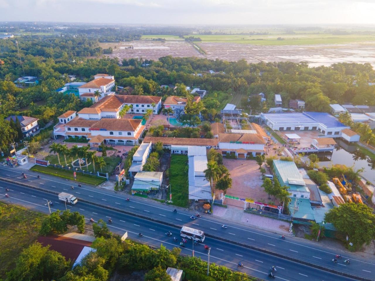 Ngoc Thu Hotel Soc Trang Bagian luar foto