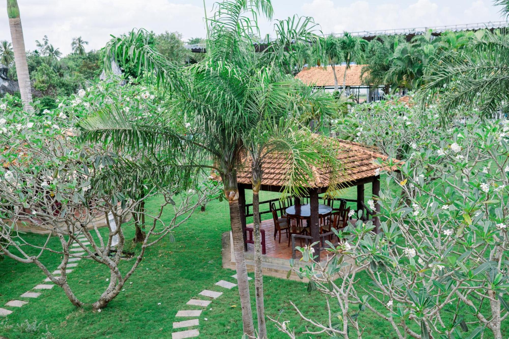 Ngoc Thu Hotel Soc Trang Bagian luar foto