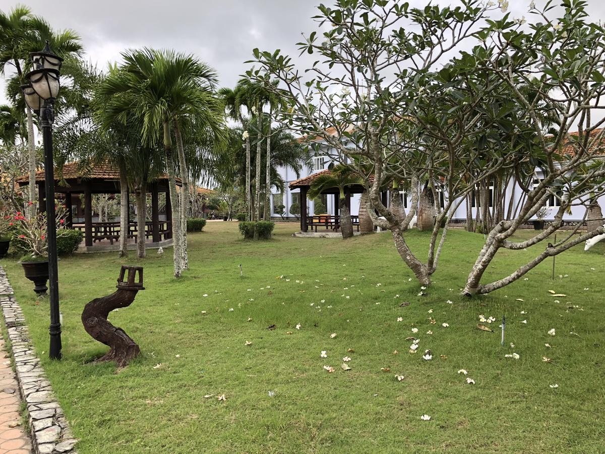 Ngoc Thu Hotel Soc Trang Bagian luar foto