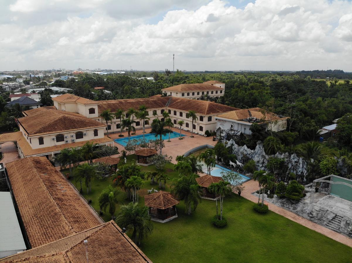 Ngoc Thu Hotel Soc Trang Bagian luar foto