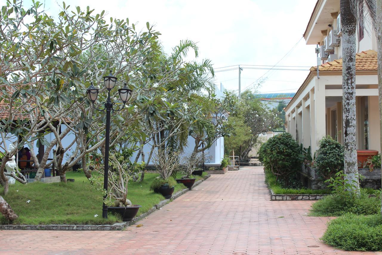 Ngoc Thu Hotel Soc Trang Bagian luar foto